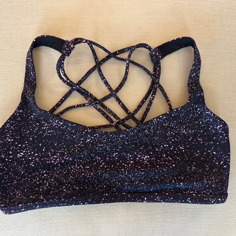 Lululemon Free to be Wild, 8, like new